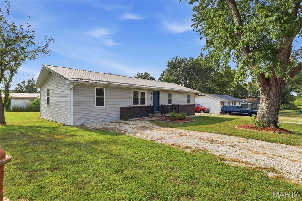 201 Greenwich AVE, Eldon, MO 65026