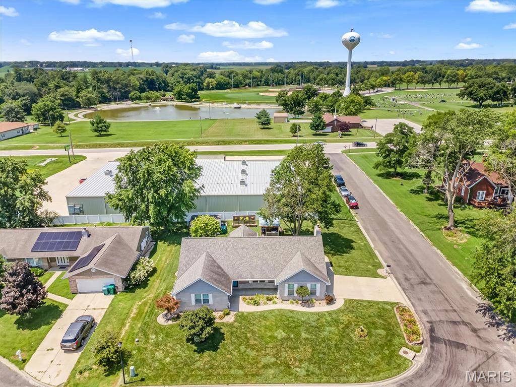 113 Suburban DR, Smithton, IL 62285