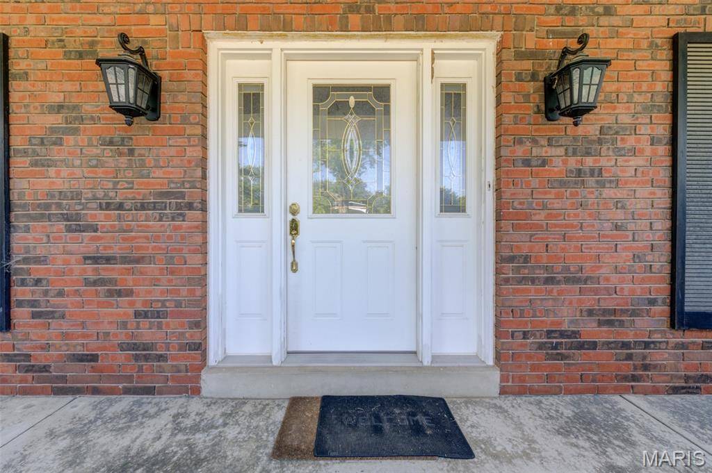 14 Lee CT, St Charles, MO 63301