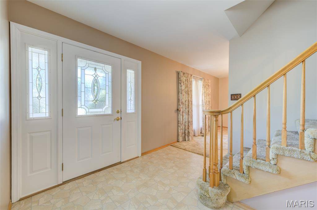 14 Lee CT, St Charles, MO 63301