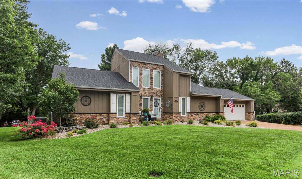 1006 Patti CT, Red Bud, IL 62278