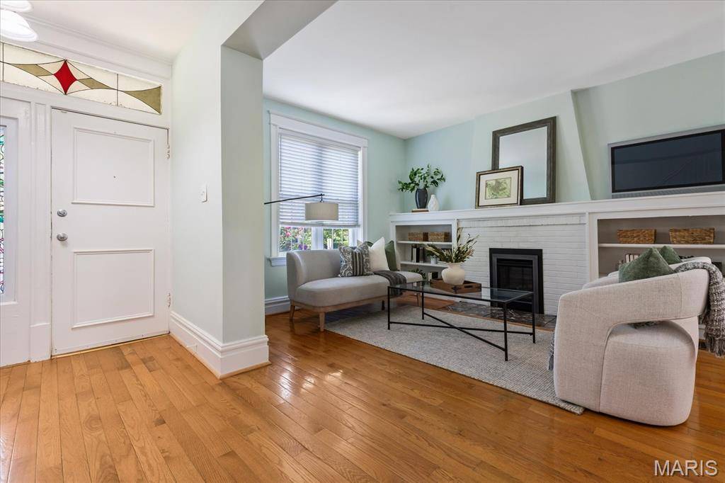 4146 Shaw BLVD, St Louis, MO 63110