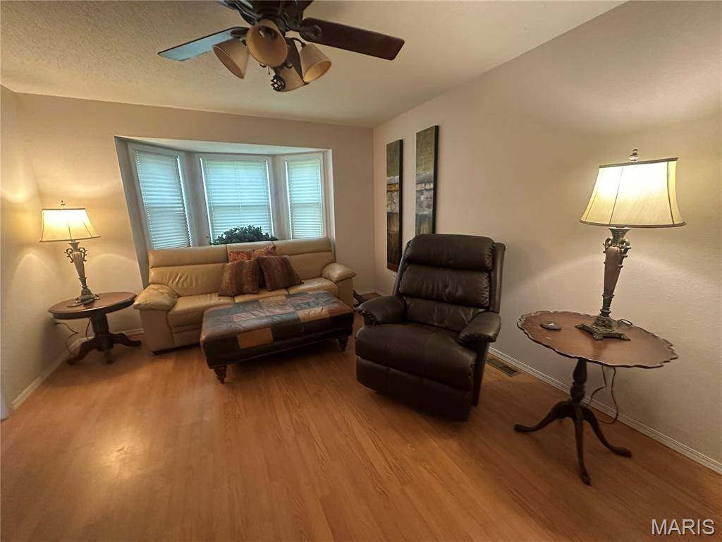 1990 Longview DR, Cape Girardeau, MO 63701