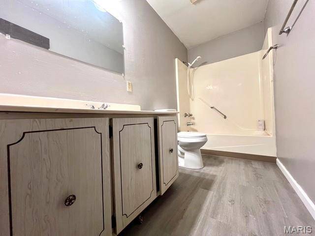 18 Kingsway DR, Belleville, IL 62226