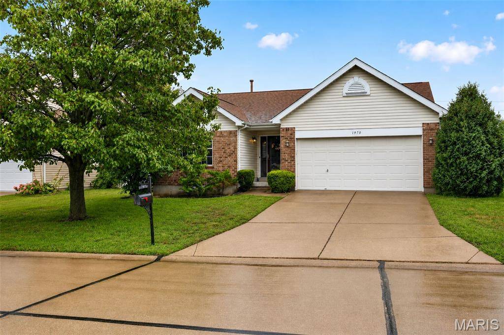 1970 Briarfield DR, Lake St Louis, MO 63367