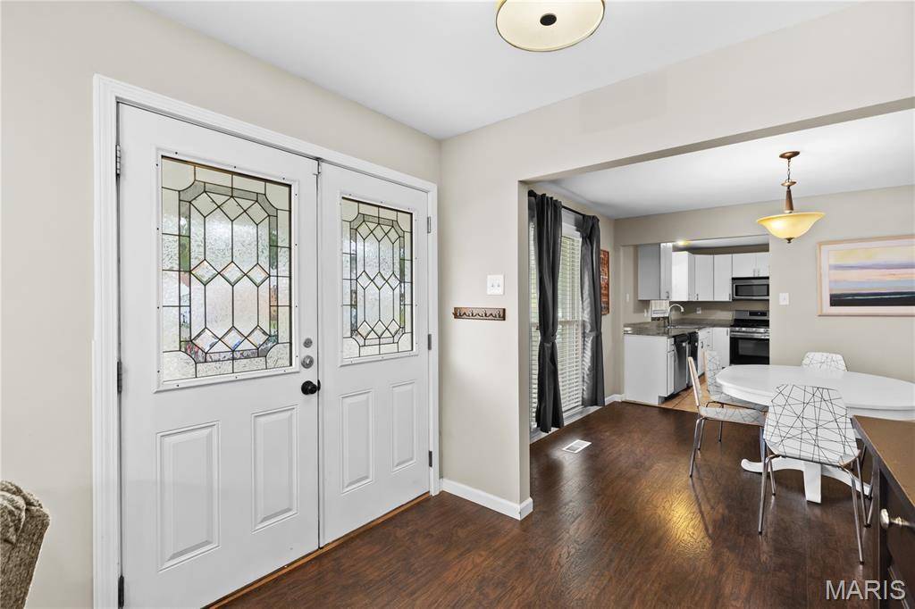 8047 Amherst AVE, University City, MO 63130