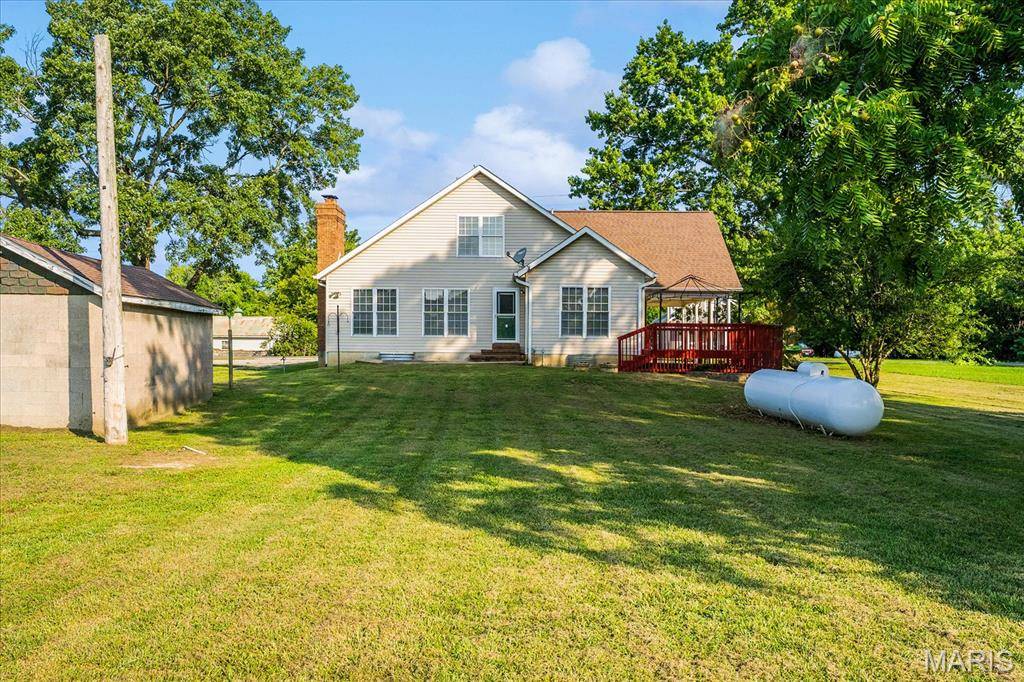 8718 D RD, Waterloo, IL 62298