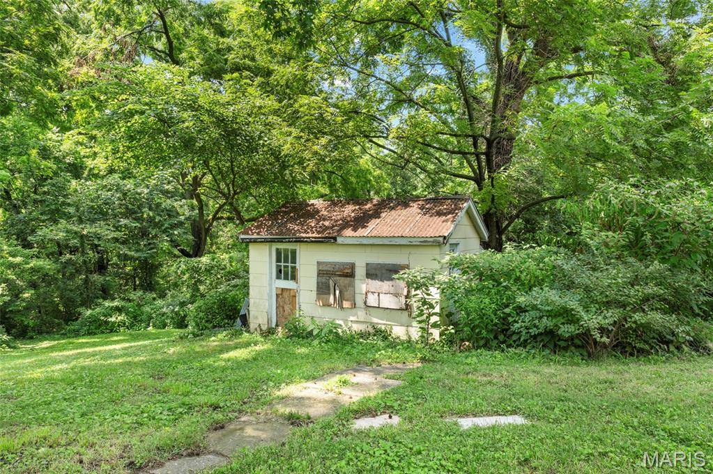 326 Hollywood Heights RD, Caseyville, IL 62232