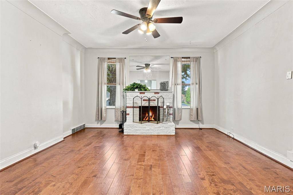 3654 Roswell AVE, St Louis, MO 63116