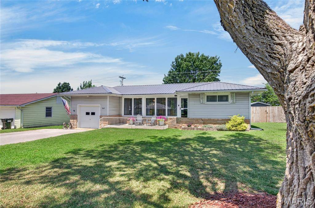365 Fairfax DR, Lebanon, MO 65536