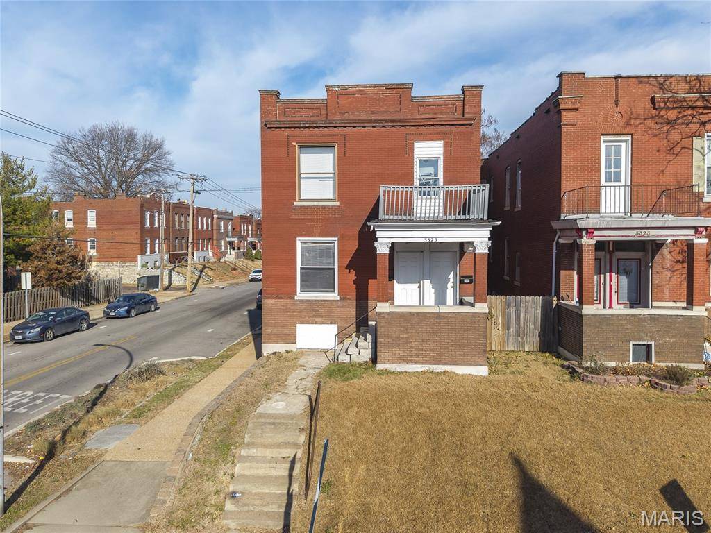 3325 Chippewa ST, St Louis, MO 63118