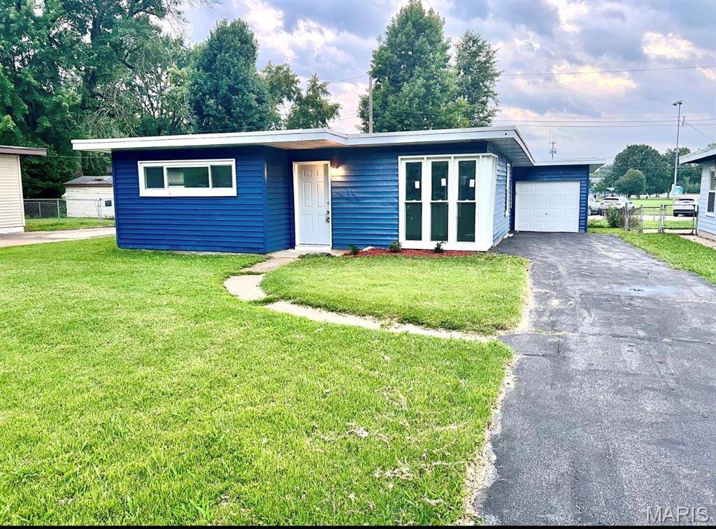 1305 Saint Jean ST, Florissant, MO 63031