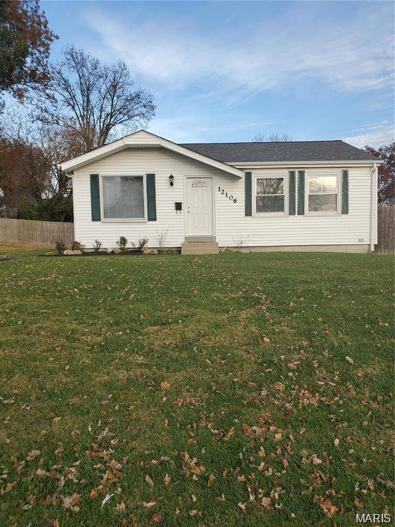 12106 Belaire PL, Maryland Heights, MO 63043
