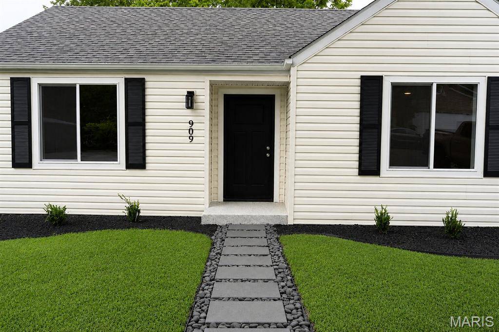 909 Valentine ST, Festus, MO 63028