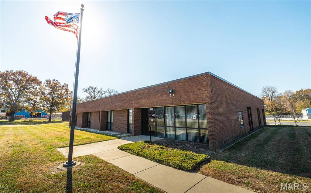 4436 Industrial DR, Godfrey, IL 62002
