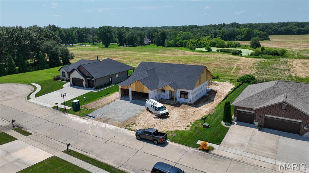 365 Golden Eye Ct, Staunton, IL 62088