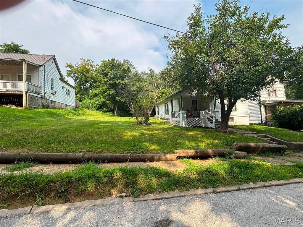 1127 Sierra ST, Hannibal, MO 63401