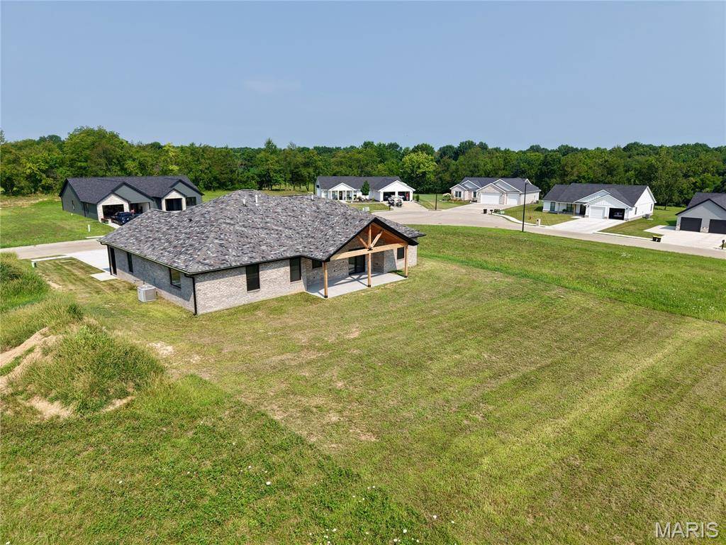 360 Honeysuckle DR, Hannibal, MO 63401