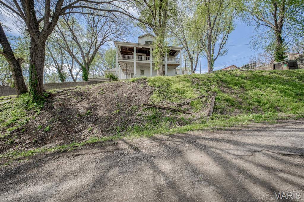 131 W 2nd ST, Newburg, MO 65550