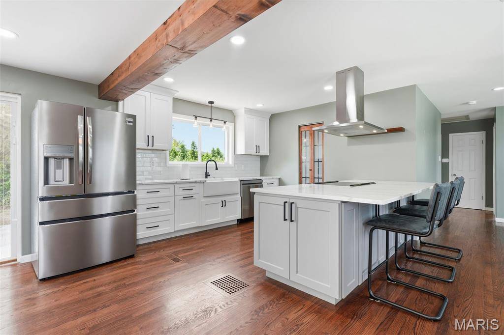 5116 Kempf DR, Mehlville, MO 63128