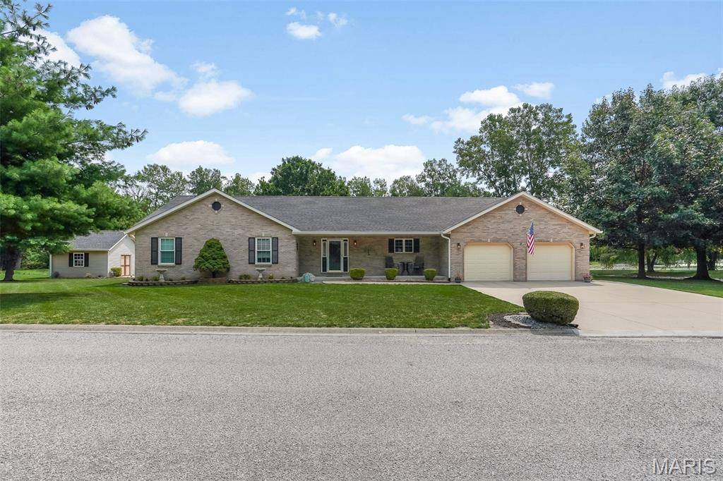 6490 Timber Lane DR, Mascoutah, IL 62258