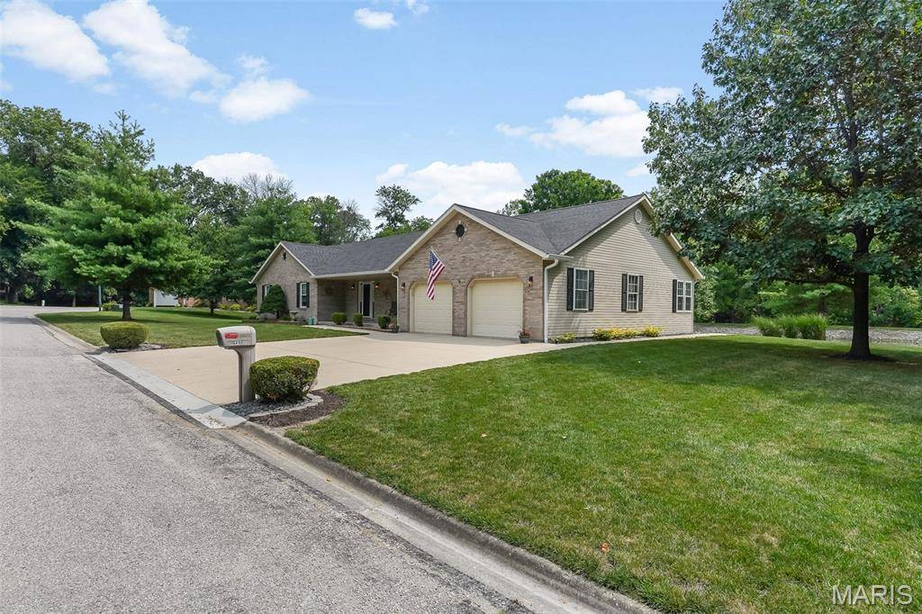 6490 Timber Lane DR, Mascoutah, IL 62258