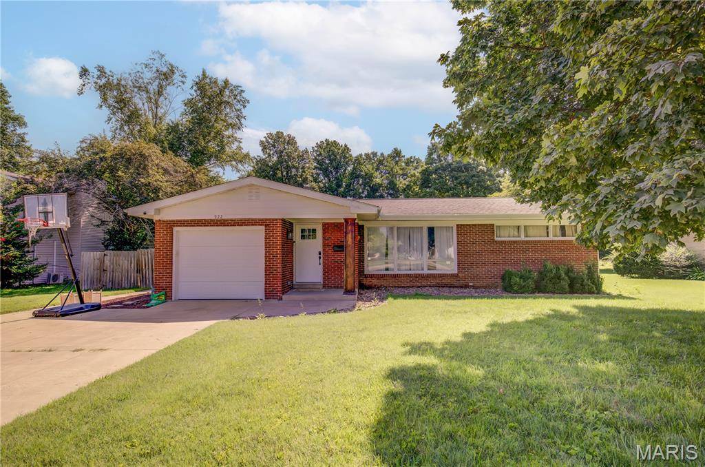 922 Hawthorn DR, Sikeston, MO 63801