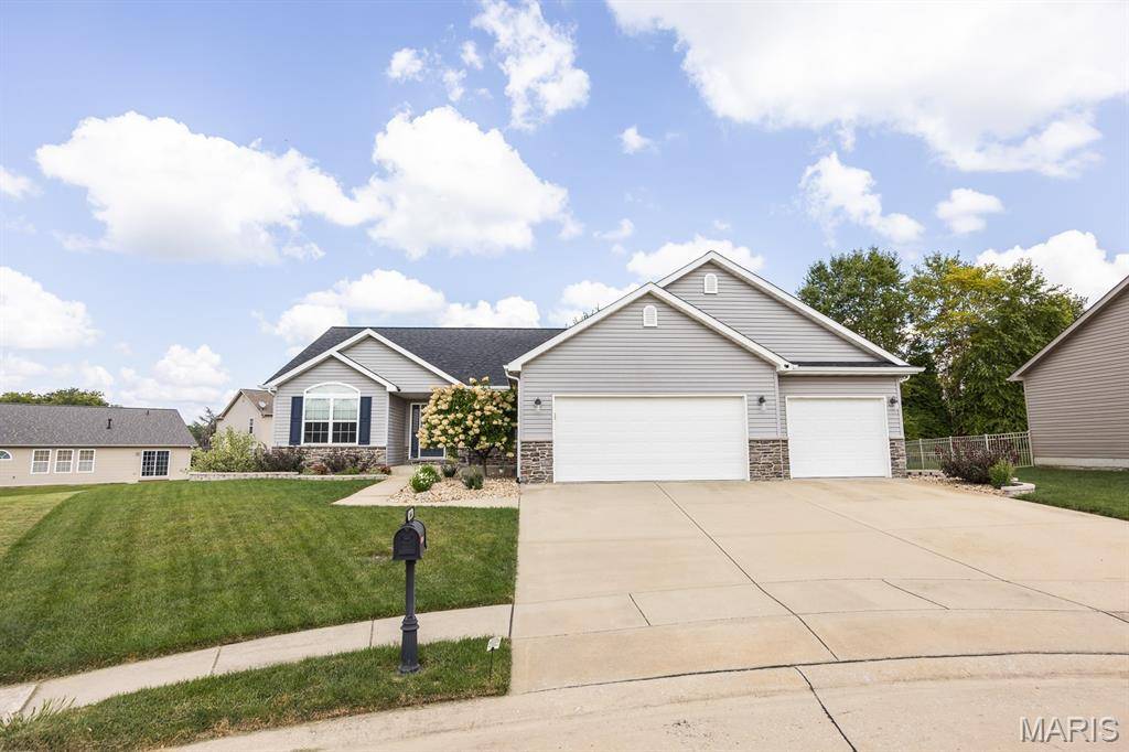 1444 Victoria Square CT, O'fallon, IL 62269