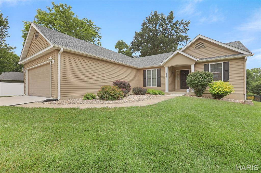 320 Willow Creek DR, Edwardsville, IL 62025