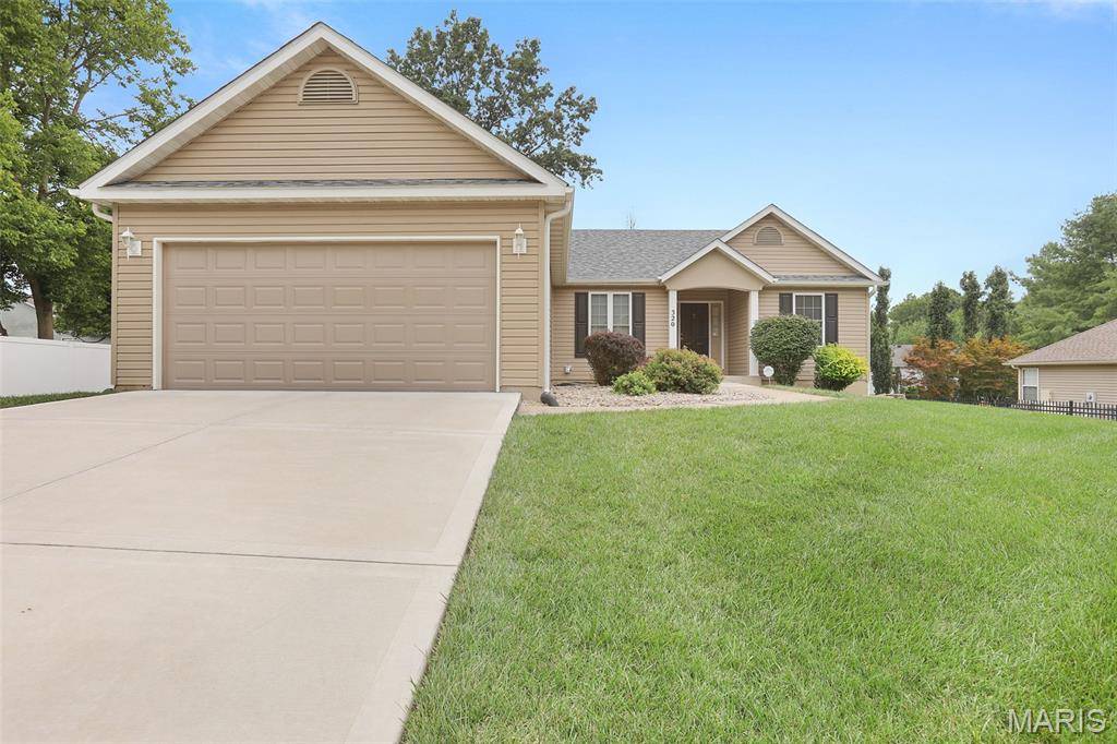 320 Willow Creek DR, Edwardsville, IL 62025