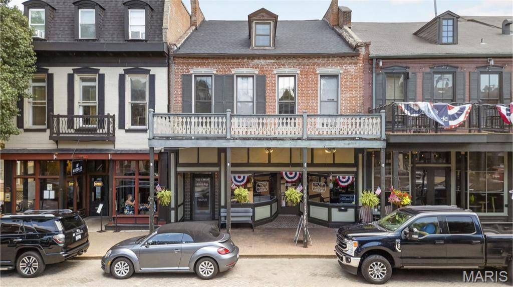138 N Main ST, St Charles, MO 63301