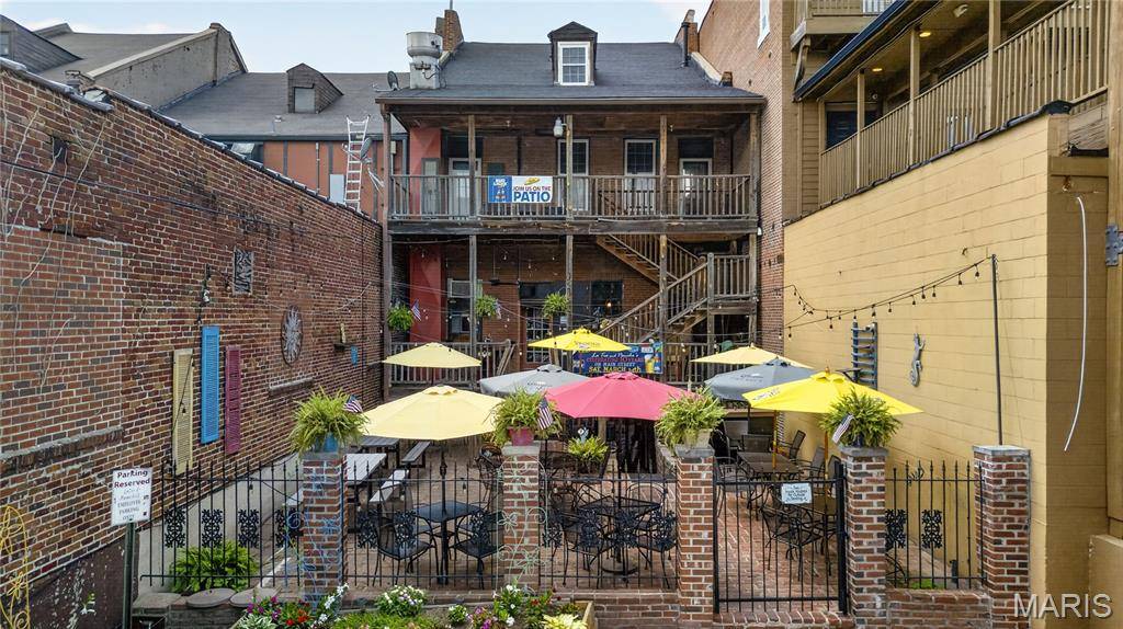 138 N Main ST, St Charles, MO 63301