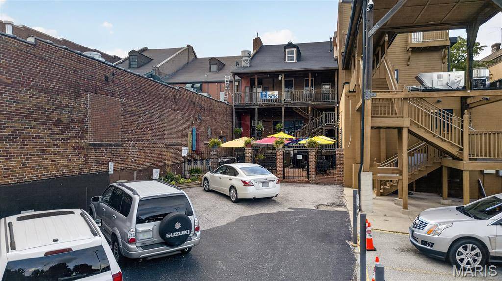 138 N Main ST, St Charles, MO 63301