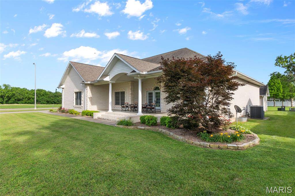 915 Plantation BLVD, Sikeston, MO 63801