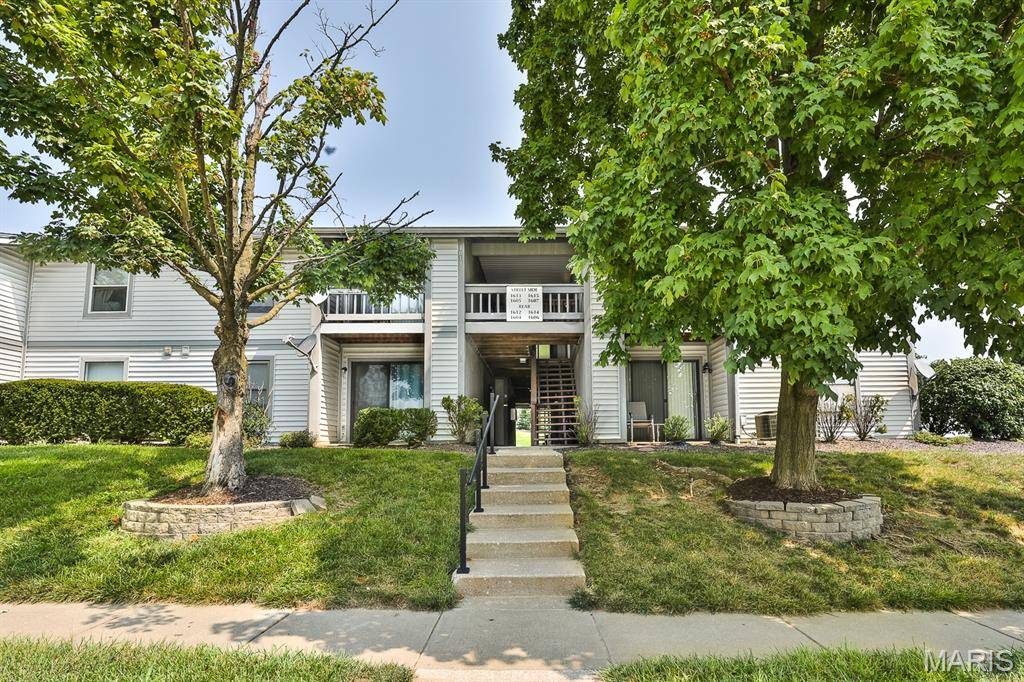1615 Summergate Pkwy #M, St Charles, MO 63303