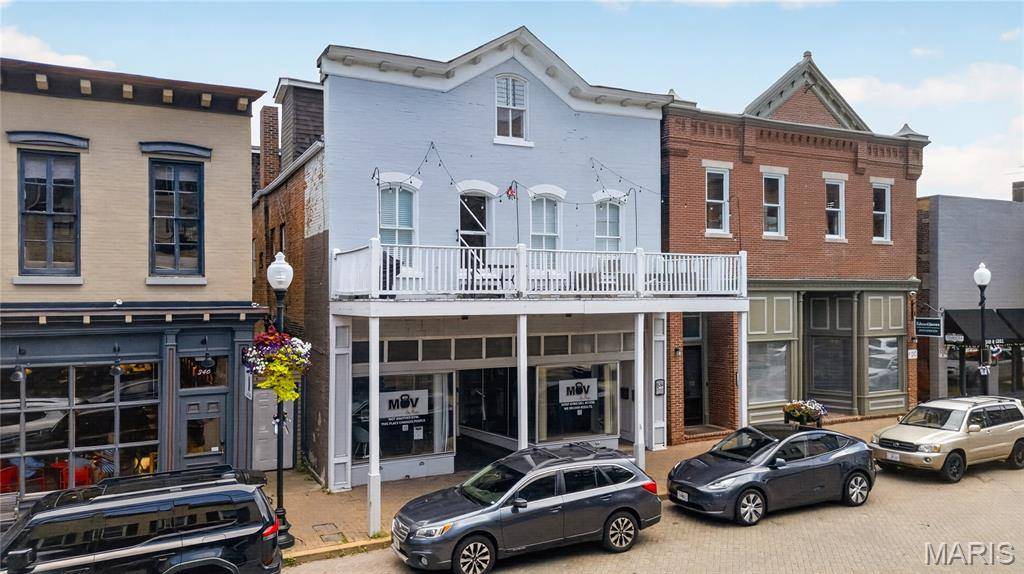 334 N Main ST, St Charles, MO 63301
