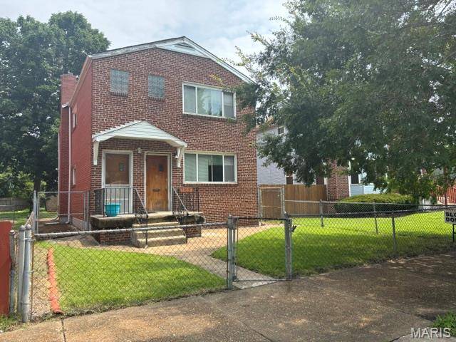 3975 Page BLVD, St Louis, MO 63113