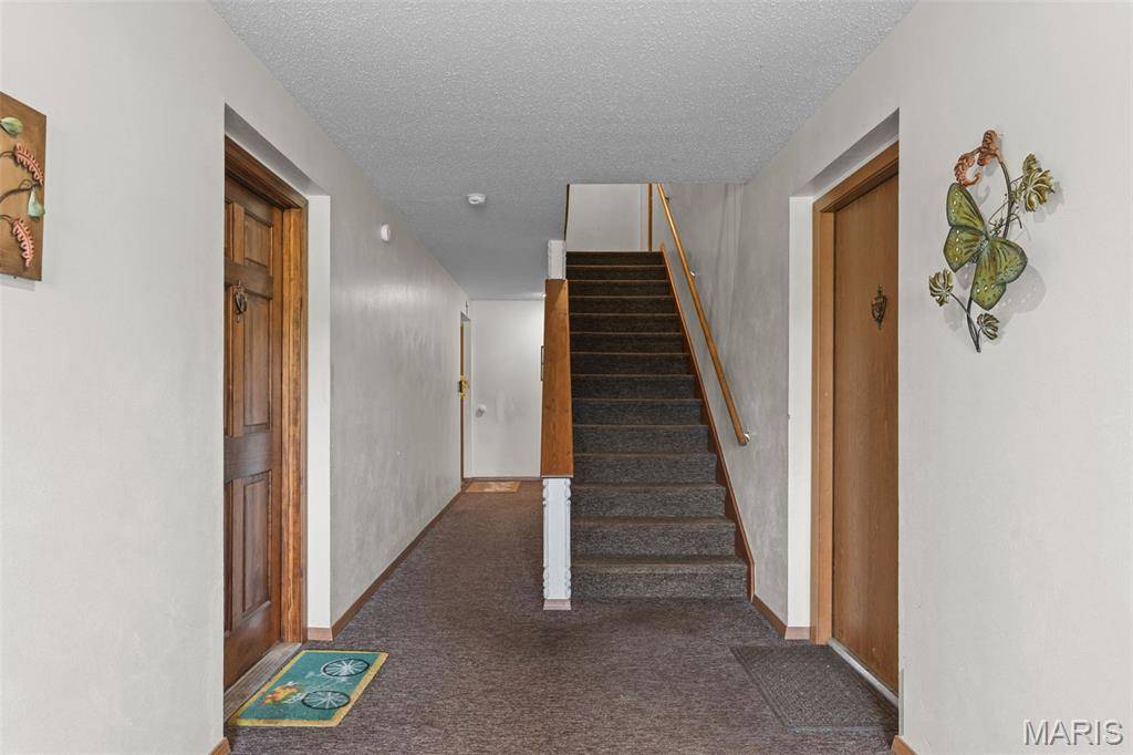 256 Carriage CT, Washington, MO 63090