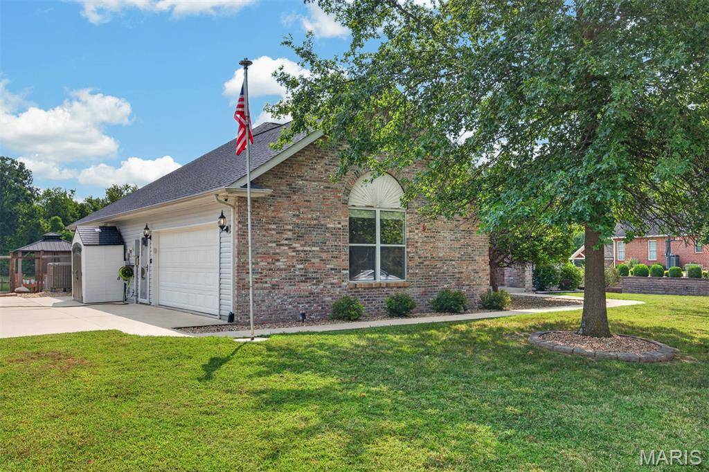 6462 Timber Lane DR, Mascoutah, IL 62258