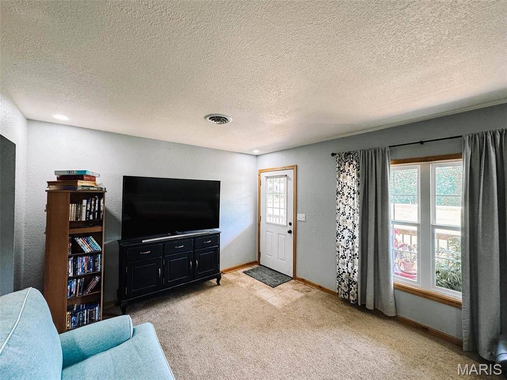 22981 Lick Creek Estates PL, Perry, MO 63462