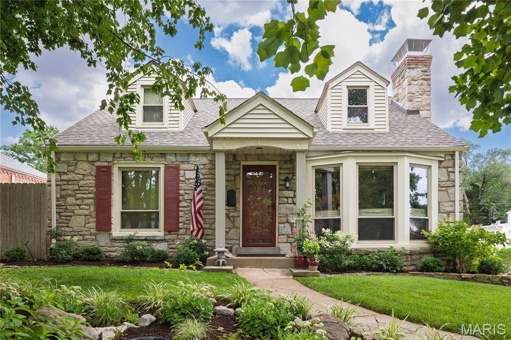 1522 Jonquil DR, Webster Groves, MO 63119