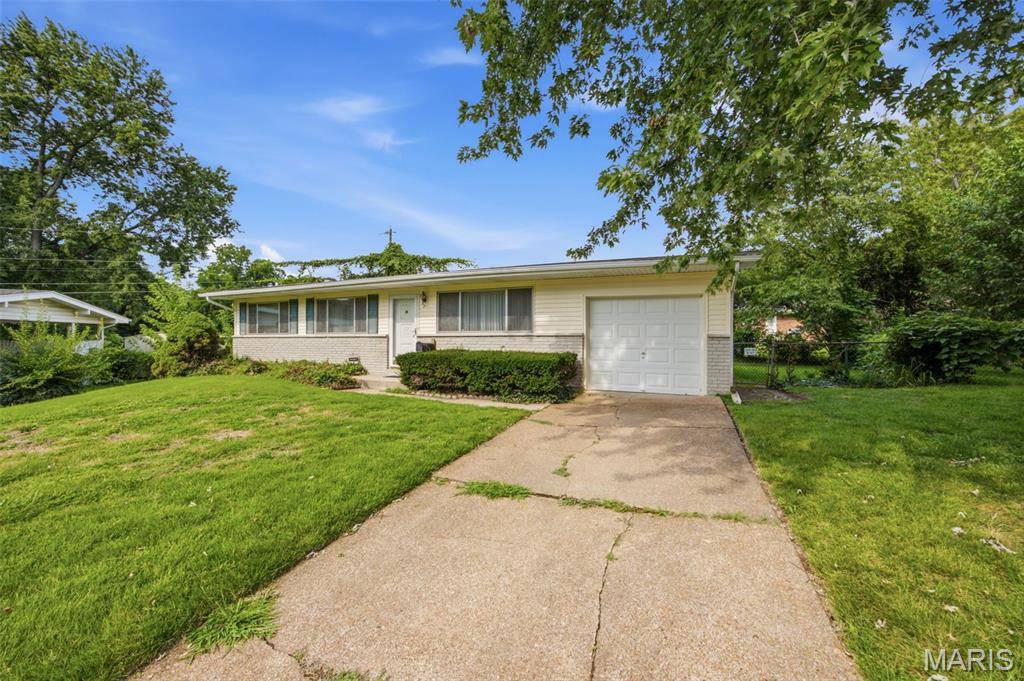 21 Saint Henry CT, St Charles, MO 63301
