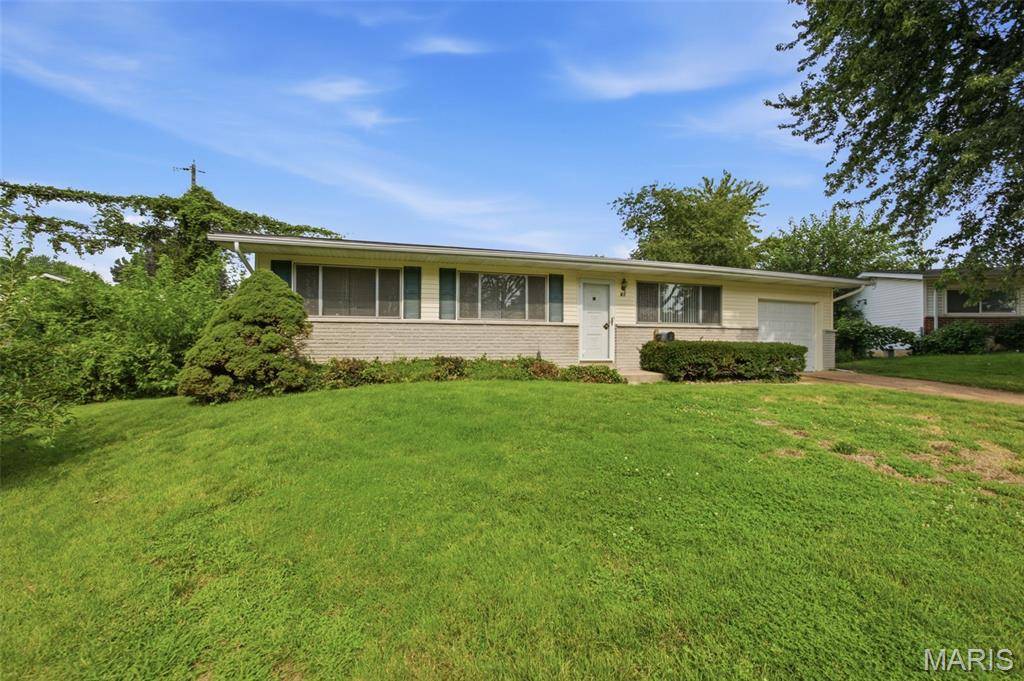 21 Saint Henry CT, St Charles, MO 63301