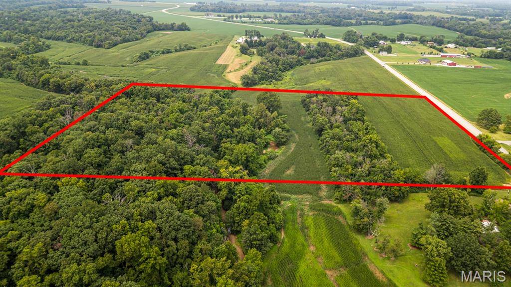 5213 Floraville RD, Millstadt, IL 62260