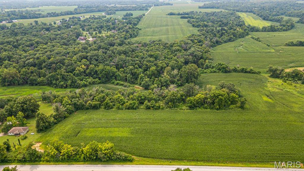 5213 Floraville RD, Millstadt, IL 62260