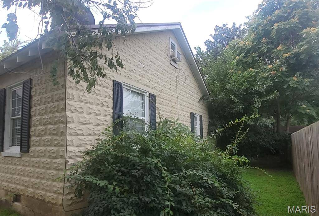 505 S Prairie ST, Sikeston, MO 63801
