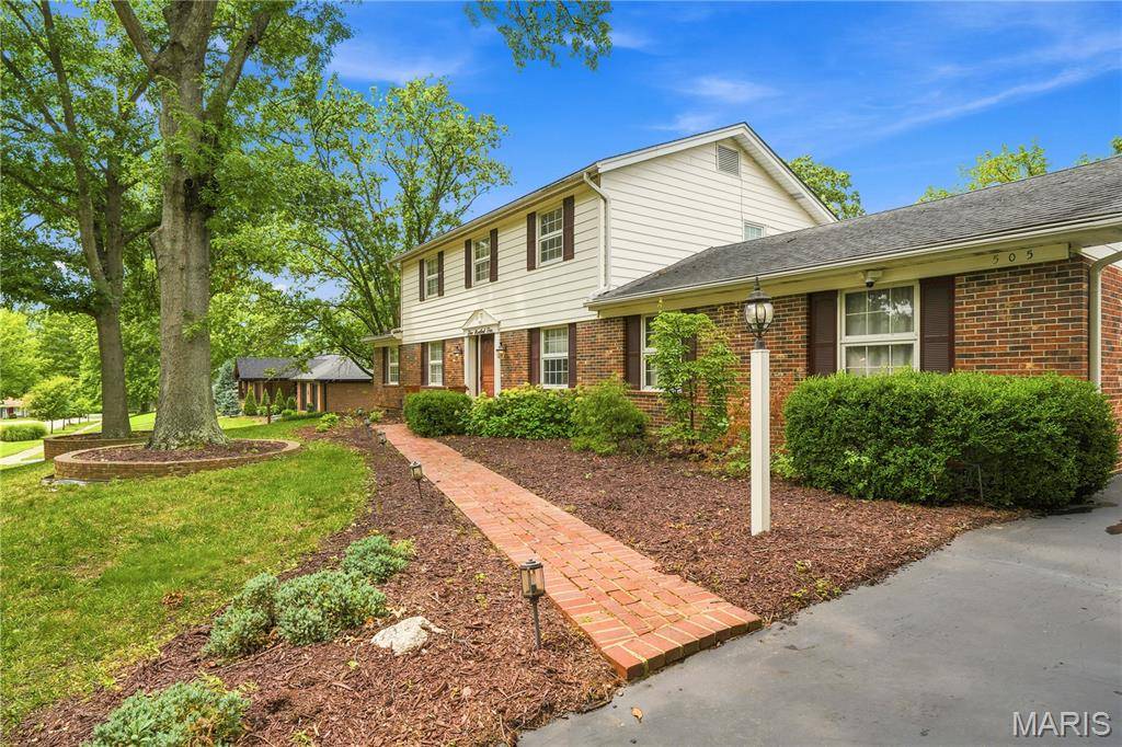 505 Richley DR, Chesterfield, MO 63017