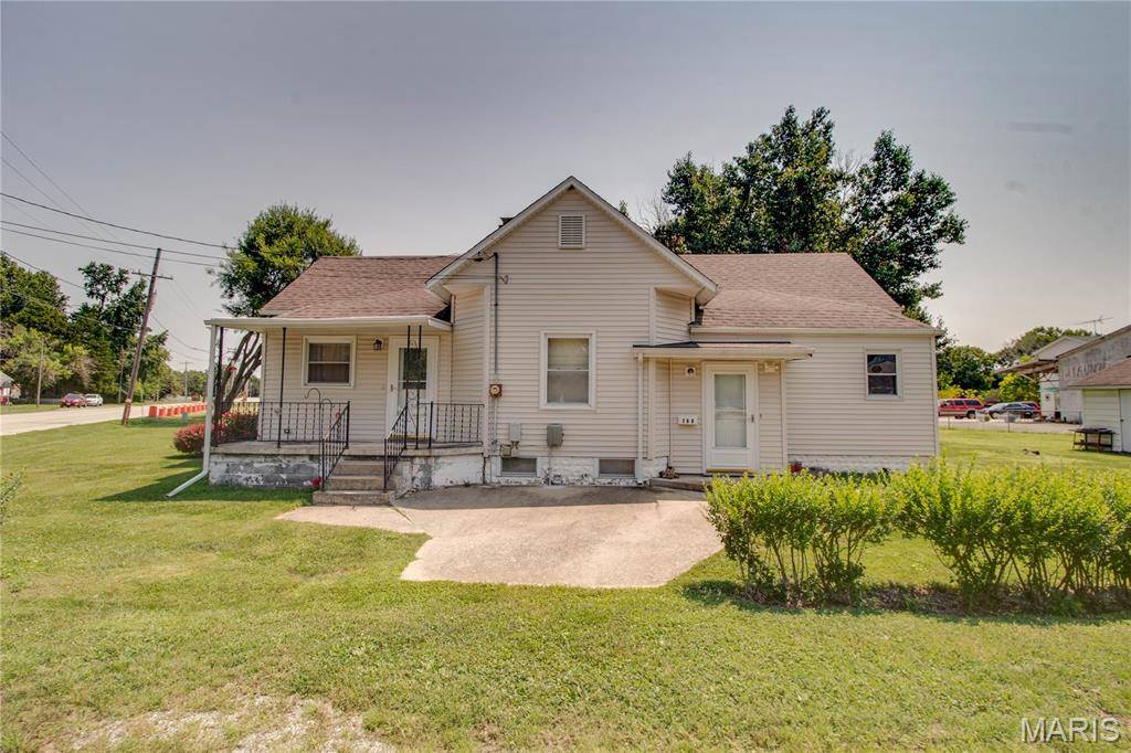 700 E Main ST, Staunton, IL 62088