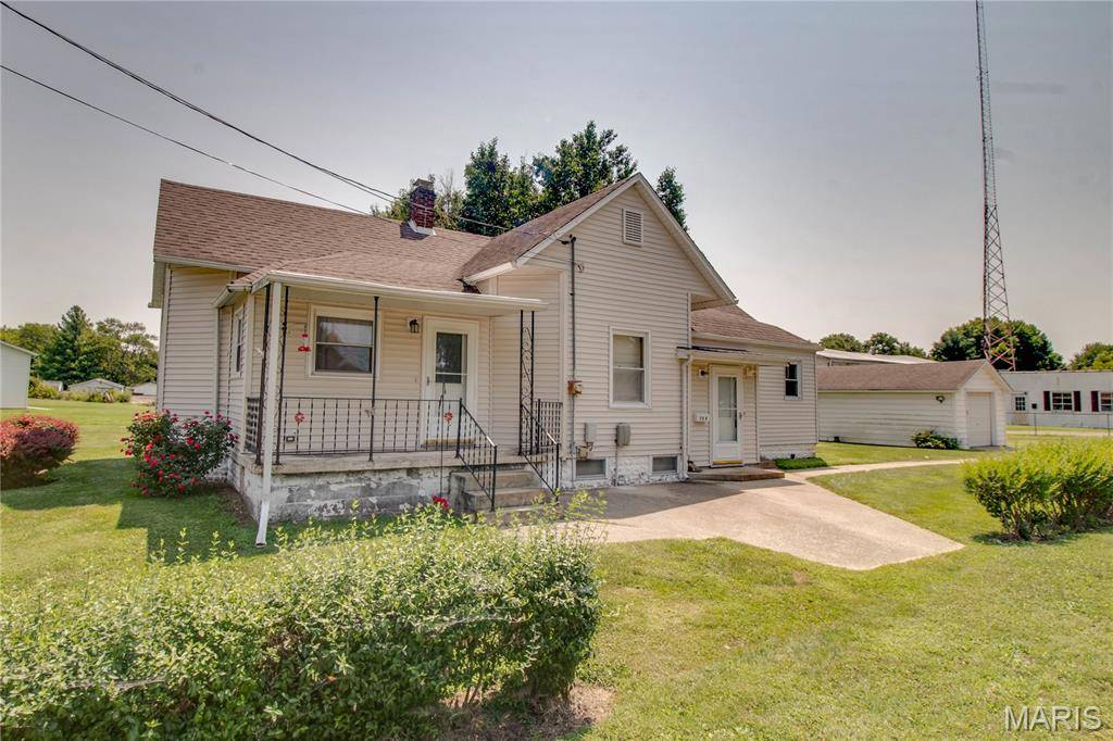700 E Main ST, Staunton, IL 62088