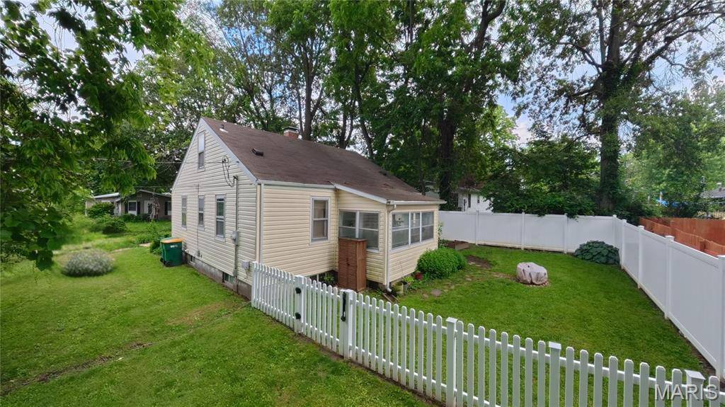 317 Roosevelt ST, Lebanon, IL 62254